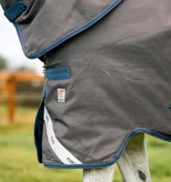 Rhino® Hexstop Plus Vari-Layer Turnout (250g Medium) 16 Rhino® Hexstop Plus Vari-Layer Turnout (250g Medium) -Professional Choice Shop aabpk2 jcbc rhino hexstop plus vari layer horse blanket dual leg arches