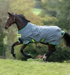 Amigo® Hero 900 Turnout (200g Medium)